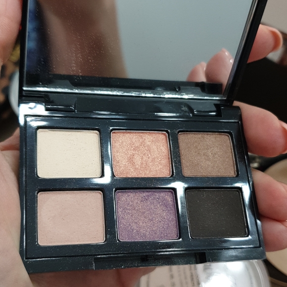 Smashbox eyeshadow palette - Picture 1 of 3